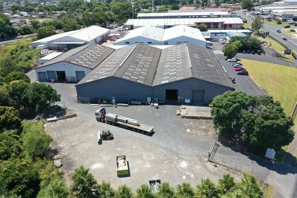 Mangere 3,462sqm Warehouse with Yard - 600m from SH20