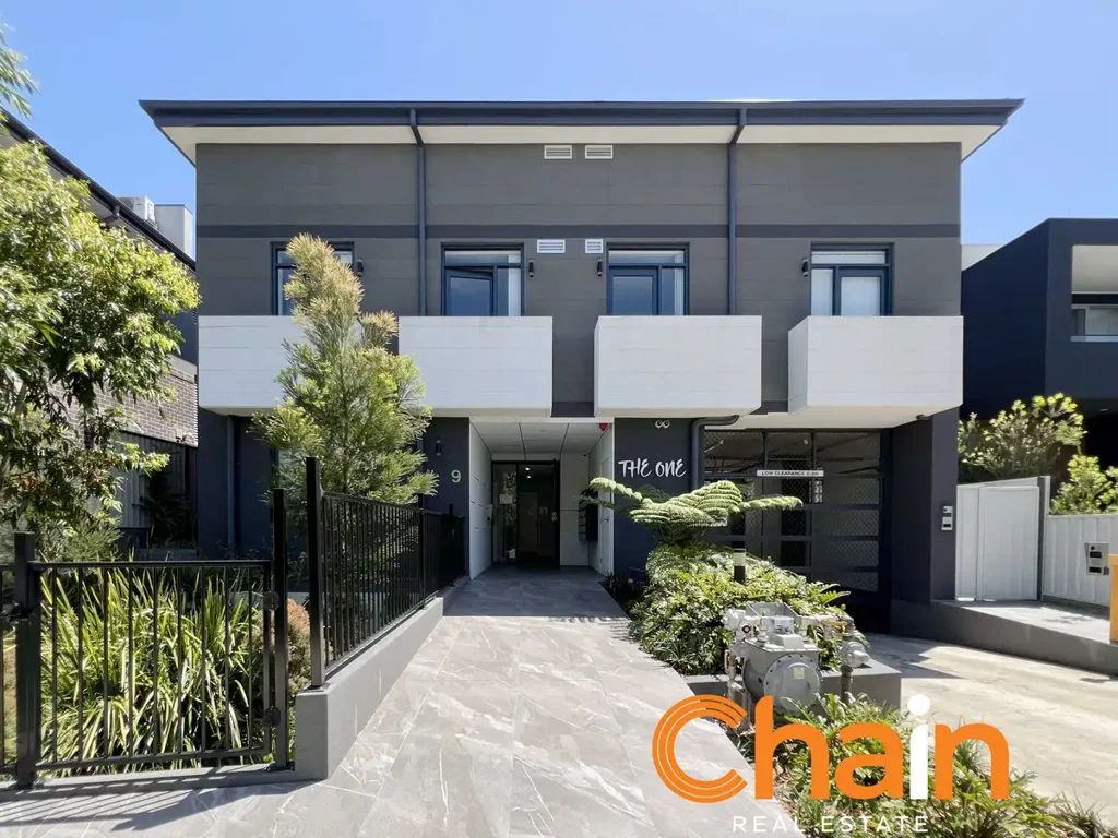 Spacious Fully-Equipped Studio Boarding Room with Utilities Included – Prime Location for Short or Long-Term Stays