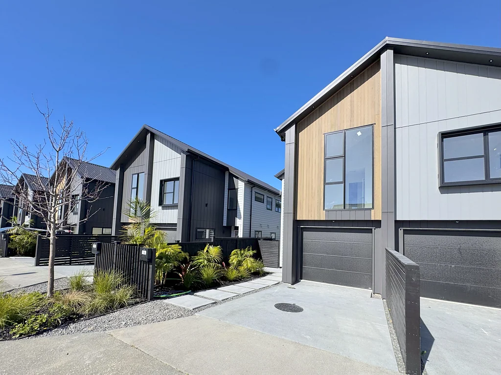 Orewa 4Kwarto Bright, Stylish Living Awaits in Ara Hills