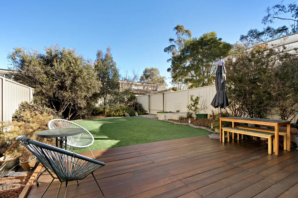 Greenway 2房  Perfect first home or downsizers delight - your lakeside haven