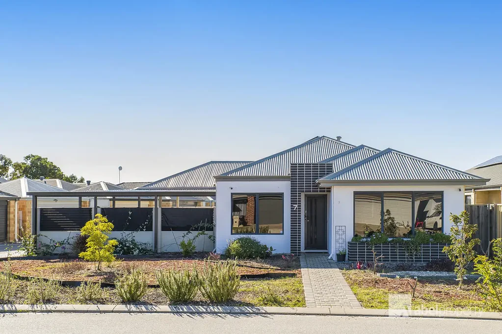 Ellenbrook 3ห้องนอน THE ONE BUYERS WAIT FOR... IMMACULATE, SPACIOUS, PACKED WITH EXTRAS!
HOME OPEN SAT 18TH JULY AND SUN 19TH JULY 11.00AM - 11.30AM