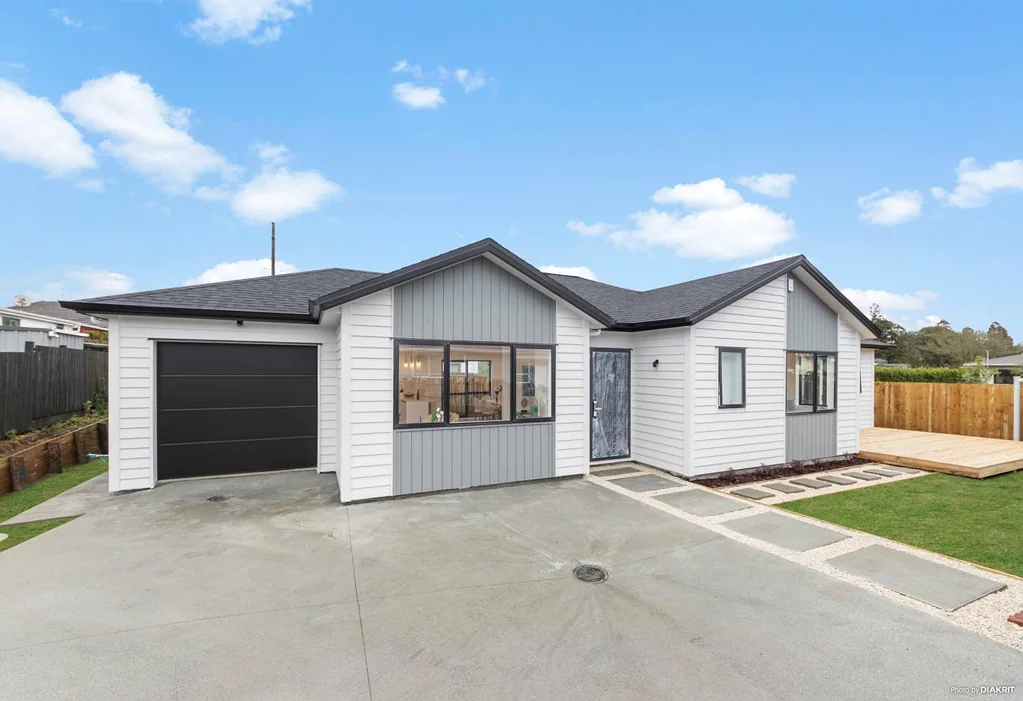 Huapai 4房  Modern & Near-New Freehold Home