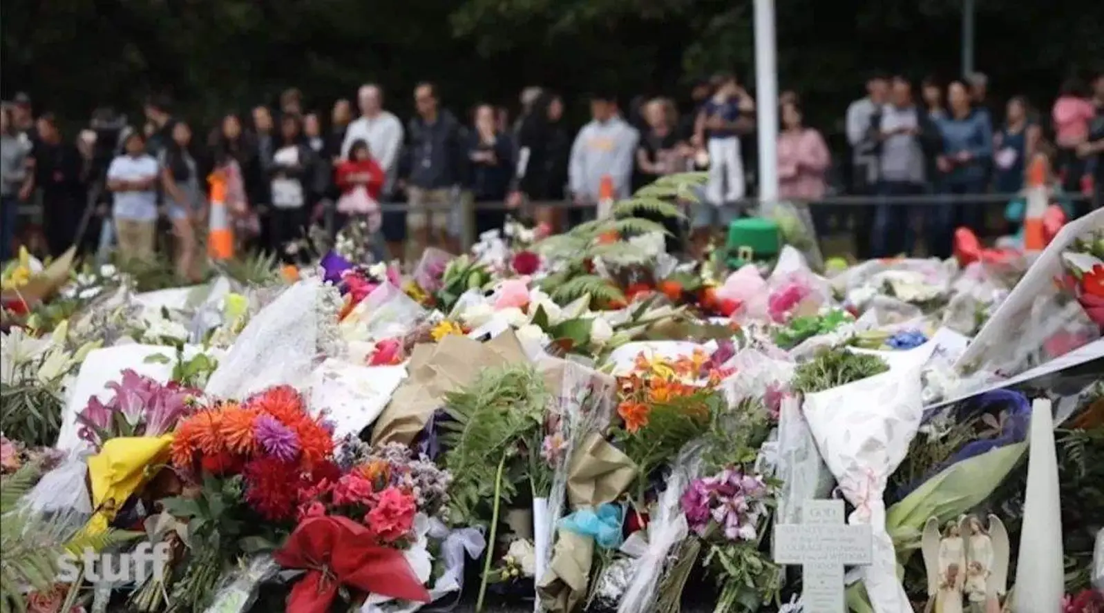 新西兰“特殊签证”的尴尬死难者“人生挚友”来要签证了...