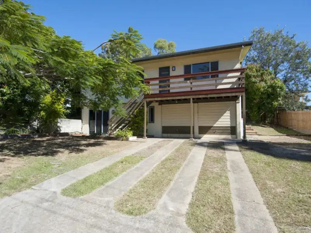 :: SPACIOUS DUAL LIVING HOME IN KIN KORA WITH SIDE ACCESS