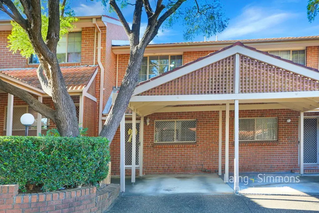 Quakers Hill 2房 翻新联排别墅 开放式生活区 悬浮地板 分体空调 绿化后院 立即入住 Whisper Quiet Location