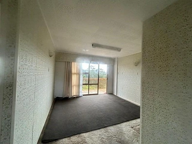 NORTH FACING 2 BEDROOM HOME - CLOSE TO RUSSELL TOWN - $475.00 PER WEEK