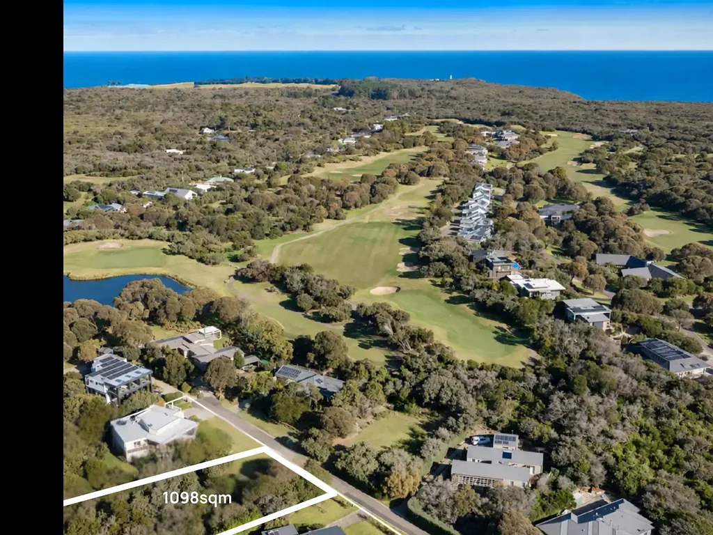 Cape Schanck 1房 Cape Schanck顶级社区 1097sqm优质地块 宁静尊贵死巷 终极空白画布 定制建筑杰作 Exclusive Coastal Canvas: 1,097sqm Allotment in a Prestigious Cul-de-Sac