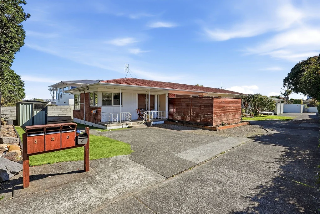 Takapuna 2Zimmer TAKAPUNA LIVING - $889,000