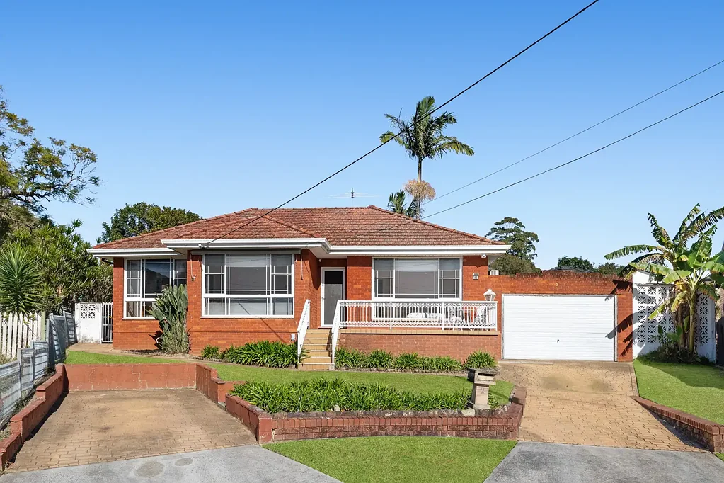 Roselands 3Kwarto Updated Red Brick Classic Perfect for Low Maintenance Family Lifestyle