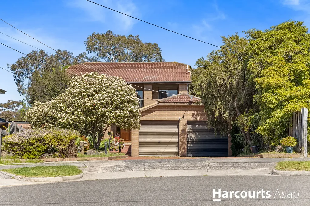 Springvale 5 Bedroom Grand Family Living on a Massive 789m² Allotment