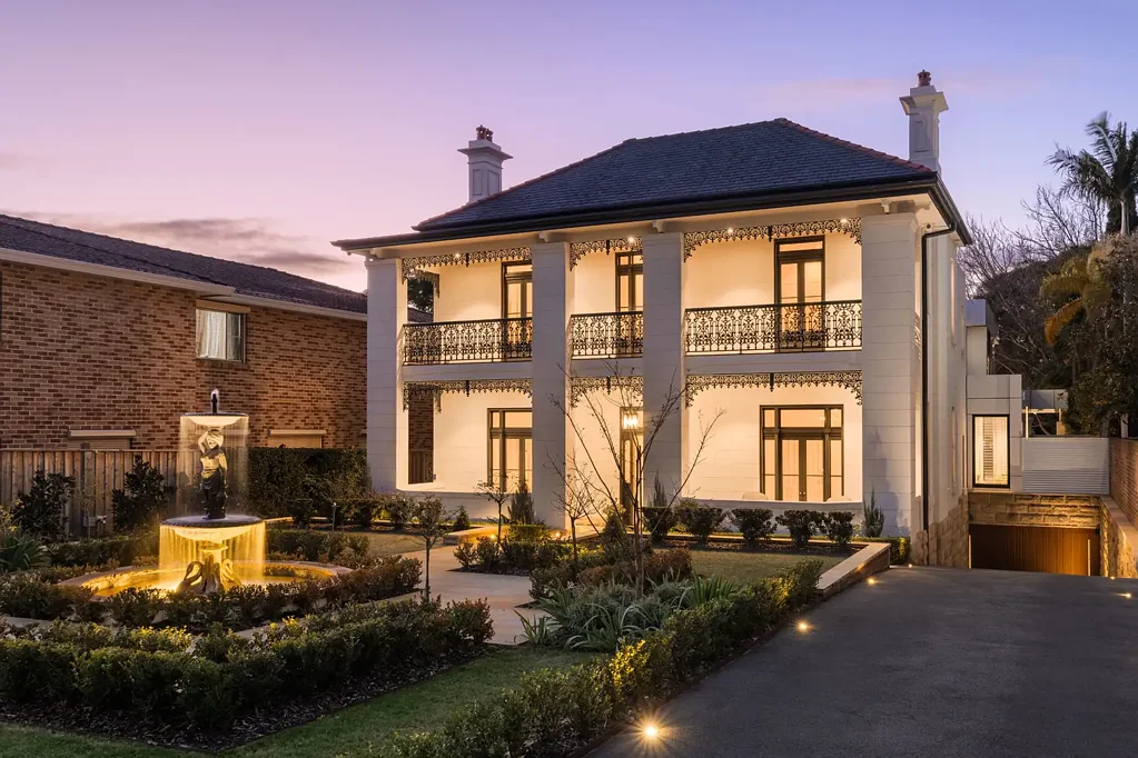 Strathfield 6房 尊贵地段·先进翻新·艺术设计·园林景观·智能雅宅·阳光泳池·宽敞舒适·意式奢华 Spectacular entertainers' oasis on a superb 1378sqm parcel