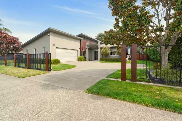 Rototuna 4ห้องนอน Holy Hukanui: A Stunning Family Home