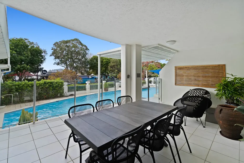 Cairns City 3房  ELEGANT WATERS EDGE - DIRECT SWIM-OUT ACCESS - $70K+ NET INCOME!