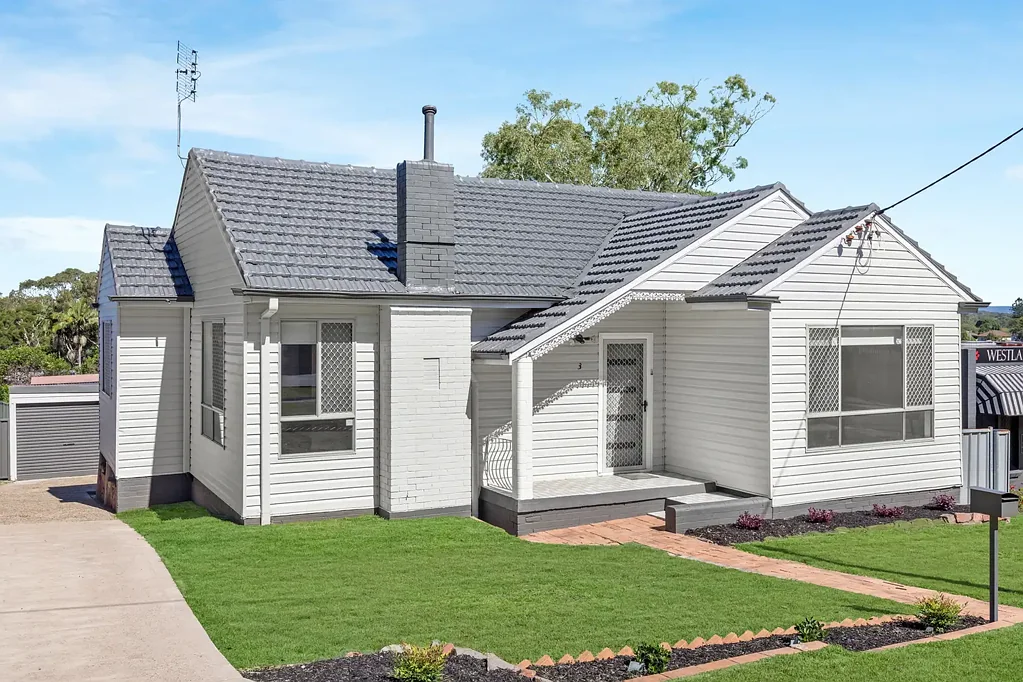 3 Bay Road, Fennell Bay, NSW 2283