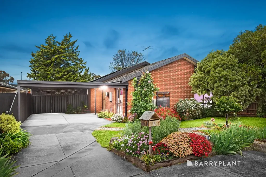 Mill Park 3कमरा Comfortable Living with Superior Workshop/Shed