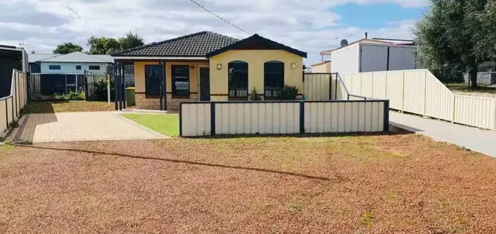Jurien Bay 4房  FULLY FURNISHED currently leased PROPERTY