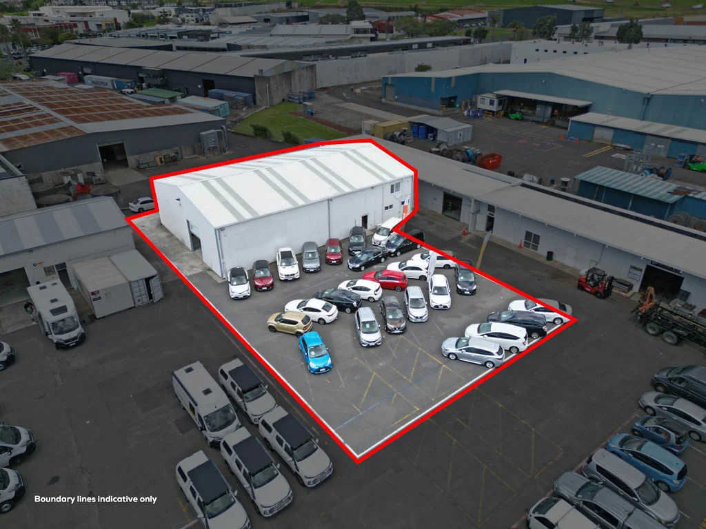 East Tamaki PROMINENT WAREHOUSE AND YARD