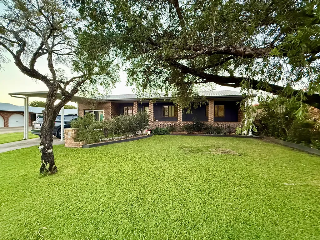 West Mackay 3房  Stylish Family Living with Space, Character & Incredible Side Access
