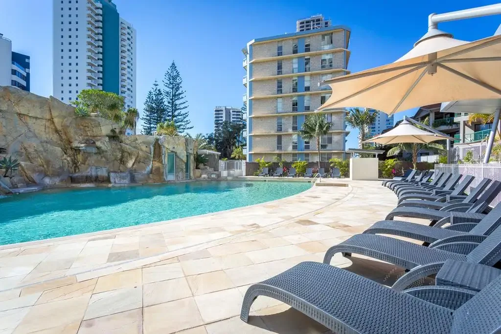 Spacious Fully Furnished Apartment in the Heart of Surfers Paradise