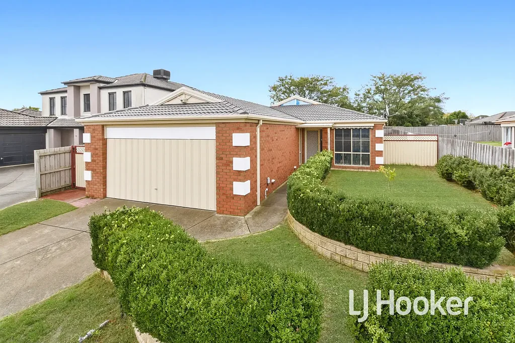 Narre Warren South 4房 宽敞四卧住宅 539㎡全幅地 两个起居区 主卧带套 双车库 临近Casey Central购物中心 近优质学校 交通便捷 Spacious Family Living in Prime Narre Warren South Location on 539sqm