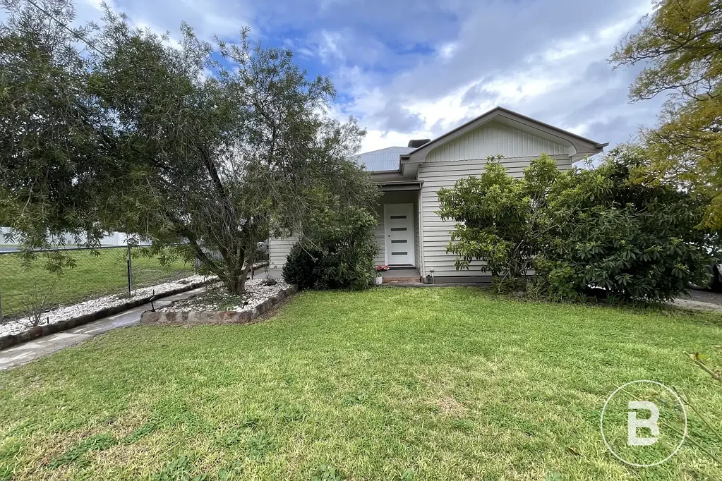 THREE BEDROOM PROPERTY NOW AVAILABLE