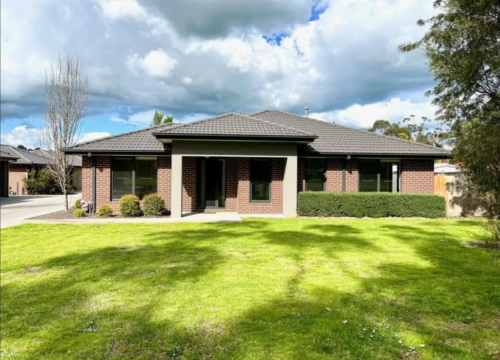 Modern 3 Bedroom Unit Near Parklands (Front Facing Unit)
