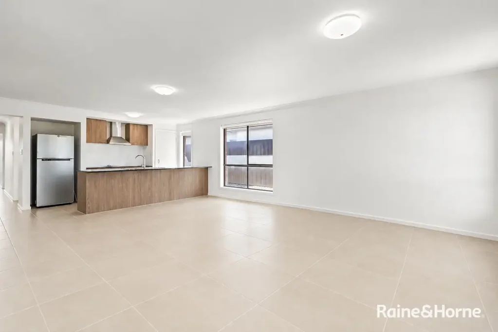Munno Para West 4ਬੈੱਡਰੂਮ New Price! Vendor is open to offers! Inspection a must to appreciate this beautiful home.