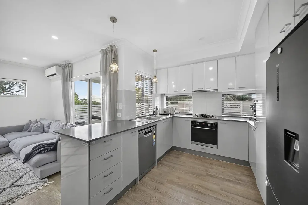 Balga 3房  Modern Easy-Care Living in Parkside Location