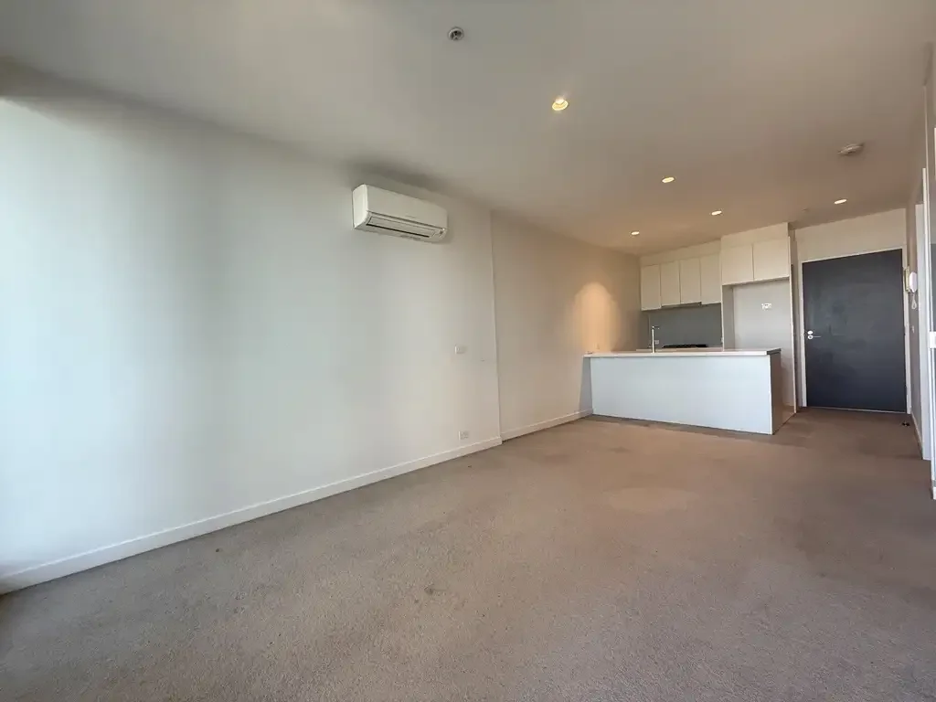Stylish Southbank Living with City Views