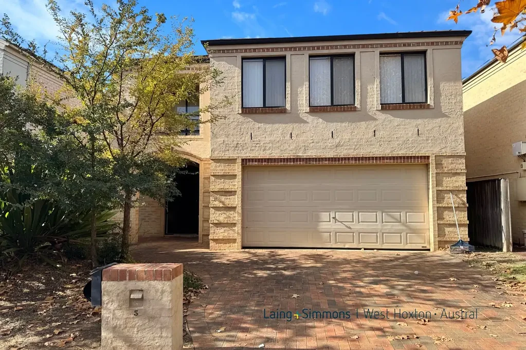 LARGE AND SPACIOUS 4 BEDROOM FAMILY HOME!