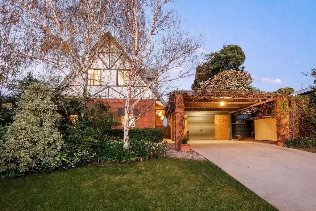 West Albury 4Phòng ngủ Architectural Character, Generous Family Living