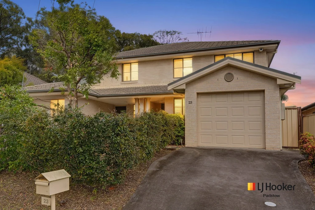 Spacious 4-Bedroom Duplex in Prime Padstow Location