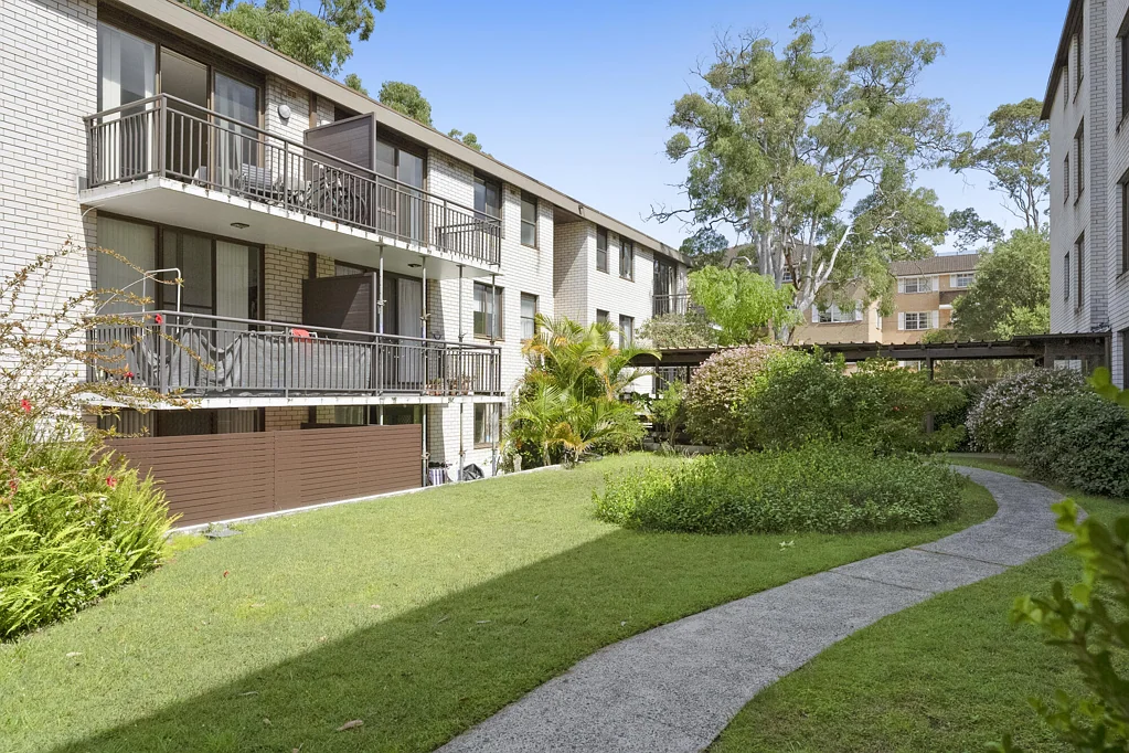 Hornsby 2ห้องนอน GROUND FLOOR 2 BEDROOM UNIT - NO STAIRS AND FULLY REFERBISHED