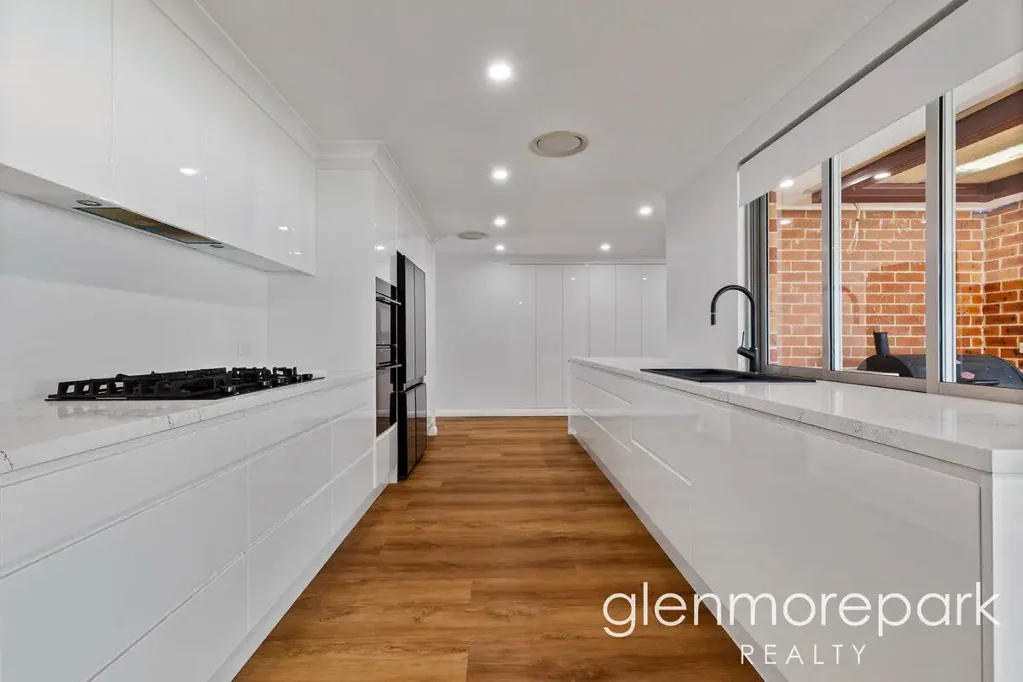 16 Knox Street, Glenmore Park, NSW 2745