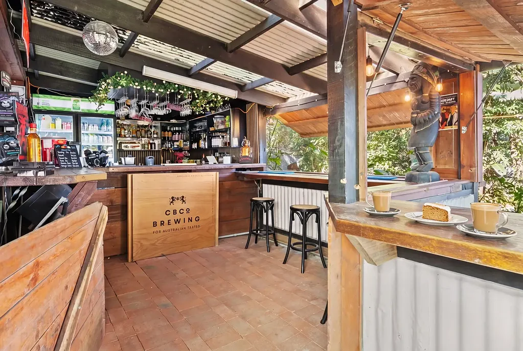 Lower Beechmont 1房  A RARE HINTERLAND FREEHOLD – MULTIPLE INCOME STREAMS & EXCEPTIONAL POTENTIAL