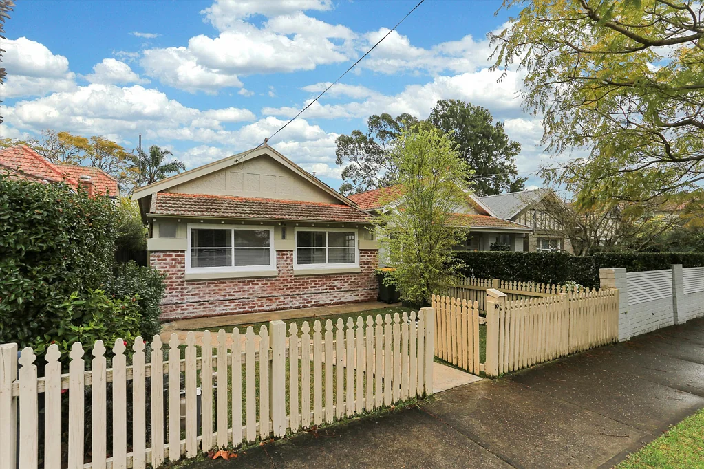 Renovated Character Home with Garden & Lock-Up Garage in Naremburn