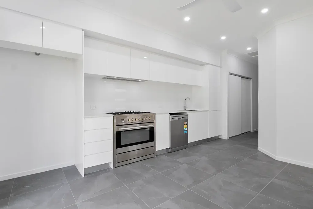 NEAR NEW STUNNING 2 BEDROOM HOME WITH DUCTED AIR CON AVAILABLE NOW!!