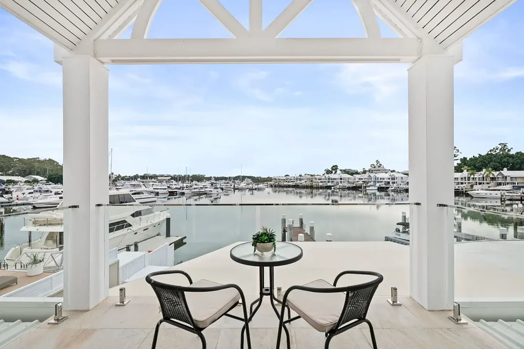 Hope Island 3ਬੈੱਡਰੂਮ 4642 The Parkway, Sanctuary Cove - North-Facing Luxury Villa with Uninterrupted Harbour Views