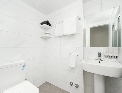 222/61b Dowling Street, Nelson Bay, Hunter, 1 rūma, 1 rūma horoi, Studio