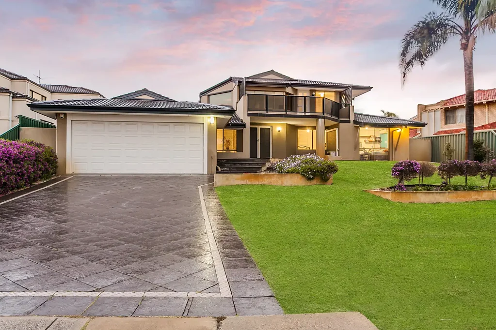 60 Whitfeld Terrace, Winthrop, WA 6150