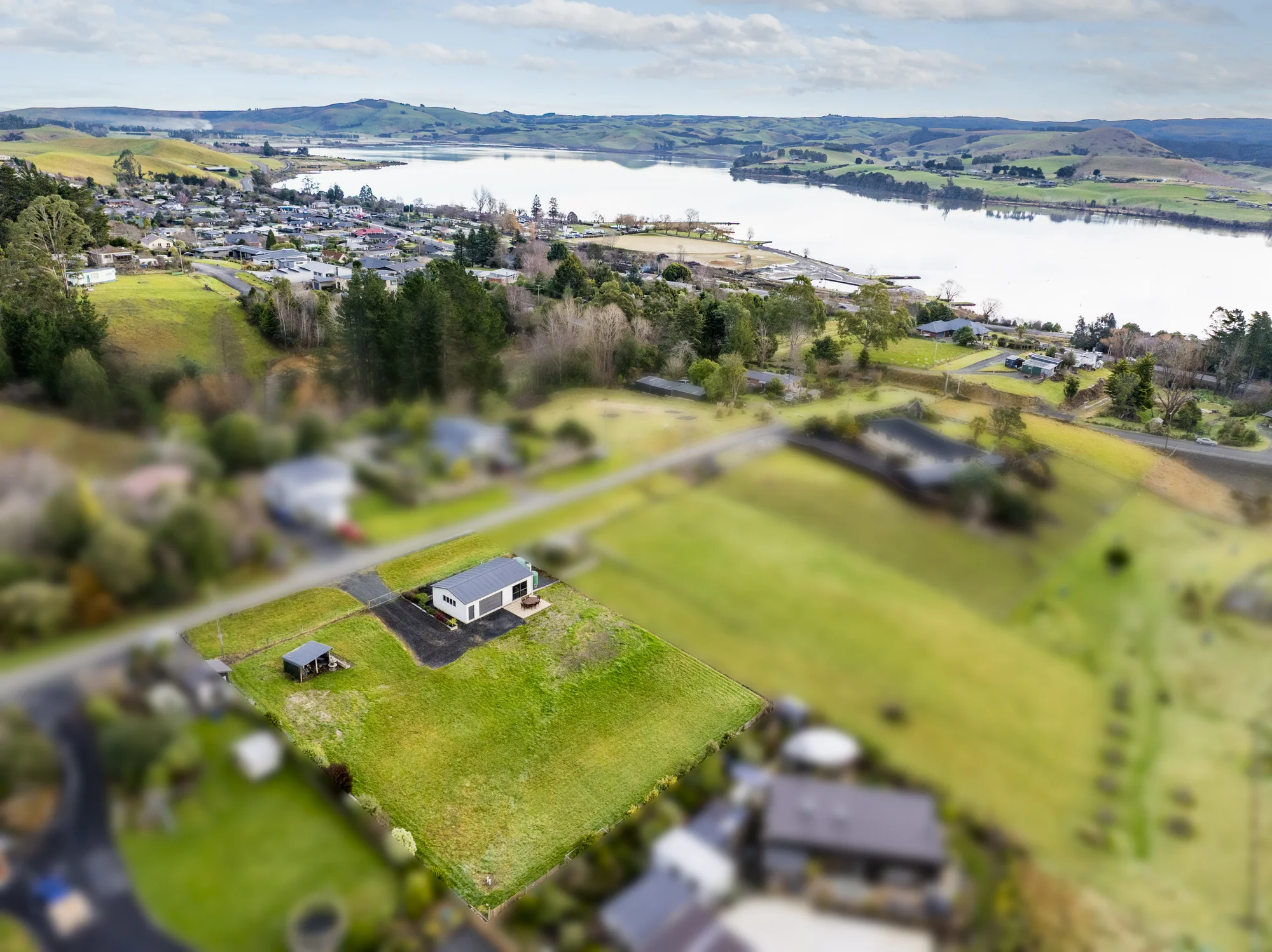 Waihola 1 Slaapkamer Live on site while you build