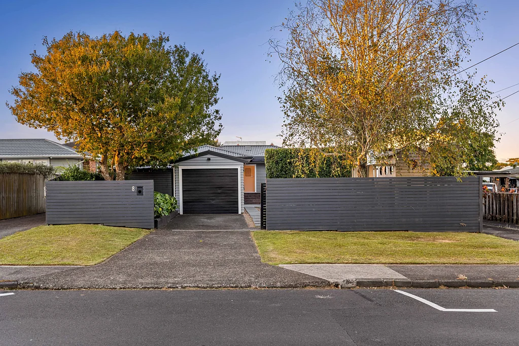 8 Waipani Road, Te Atatu Peninsula, Waitakere City, Auckland