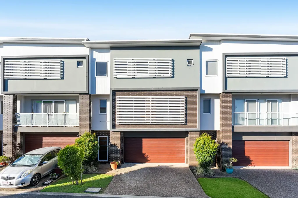 Wynnum 3Zimmer Tri Level Townhouse in a Perfect Location!