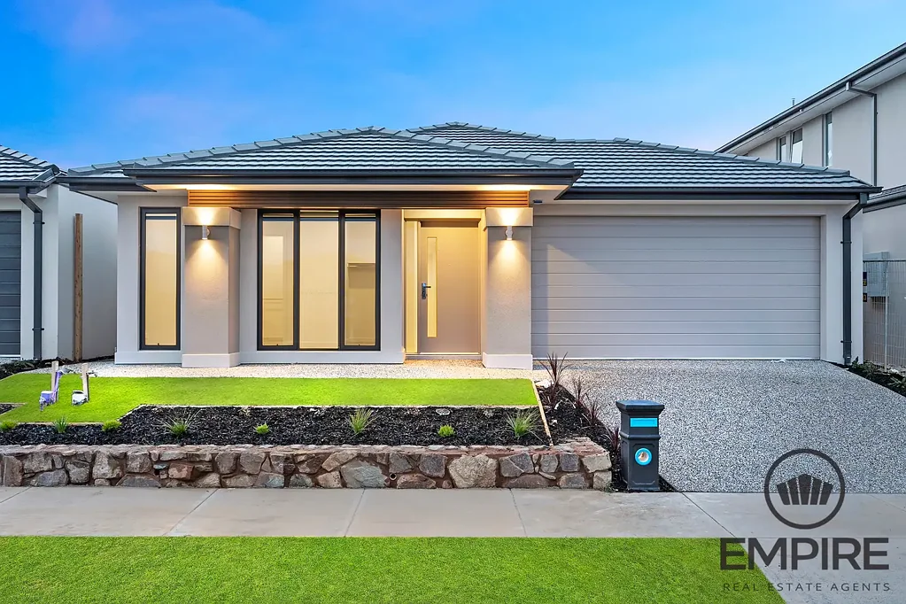 128 Yeungroon Blvd, Clyde North, VIC 3978