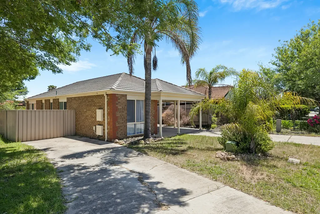 39 cambourne crescent, Seaford, SA 5169