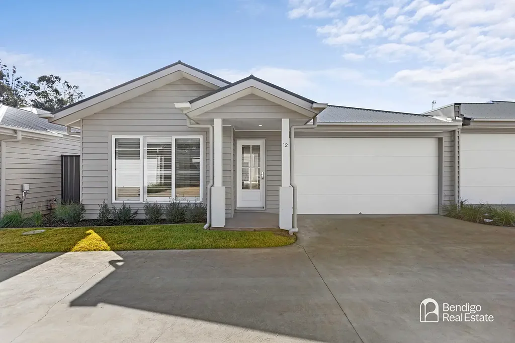 BRAND NEW HOME IN AN EXCLUSIVE STRATHFIELDSAYE COMMUNITY