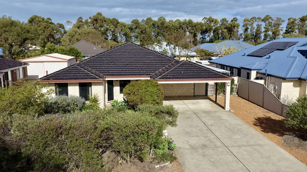 Move Straight Into this Fully Furnished Home