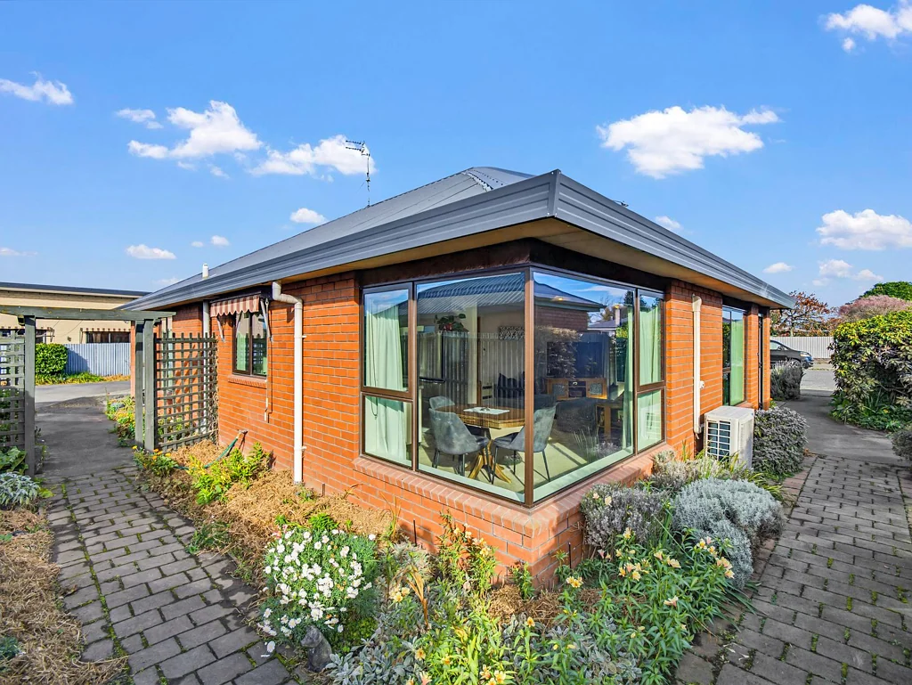 Ashburton 2कमरा Sunny, Simple and Set to Go