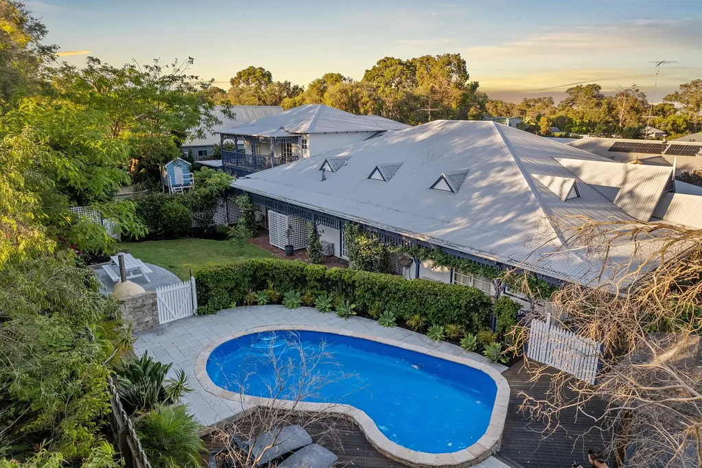 Dunsborough 7Moenga Lanterns Retreat – Luxury Lodge & Private Residence in the Heart of Old Dunsborough