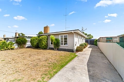 17 Robertson Street, Colac